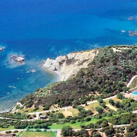 Ecovillage With Swimming-pool Surrounded By Greenery, With Air Conditioning And Outdoor Private Area 아파트호텔 3*