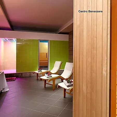 Ecovillage With Swimming-pool Surrounded By Greenery, With Air Conditioning And Outdoor Private Area Hotel apartamentowy